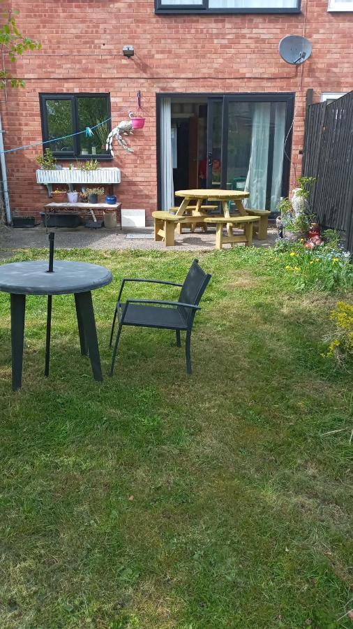 Summerhill, Wrexham - Key Worker Friendly Eksteriør bilde