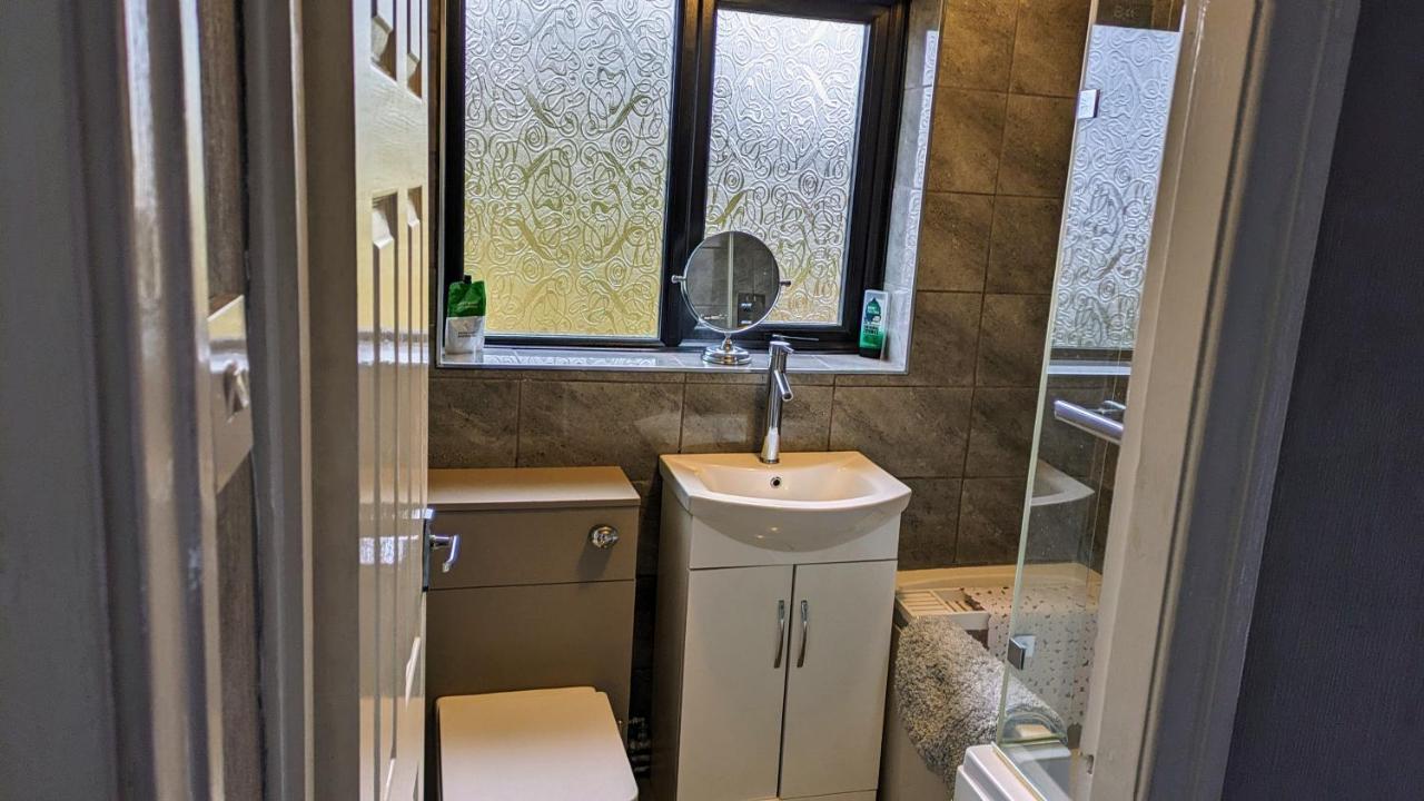 Summerhill, Wrexham - Key Worker Friendly Eksteriør bilde